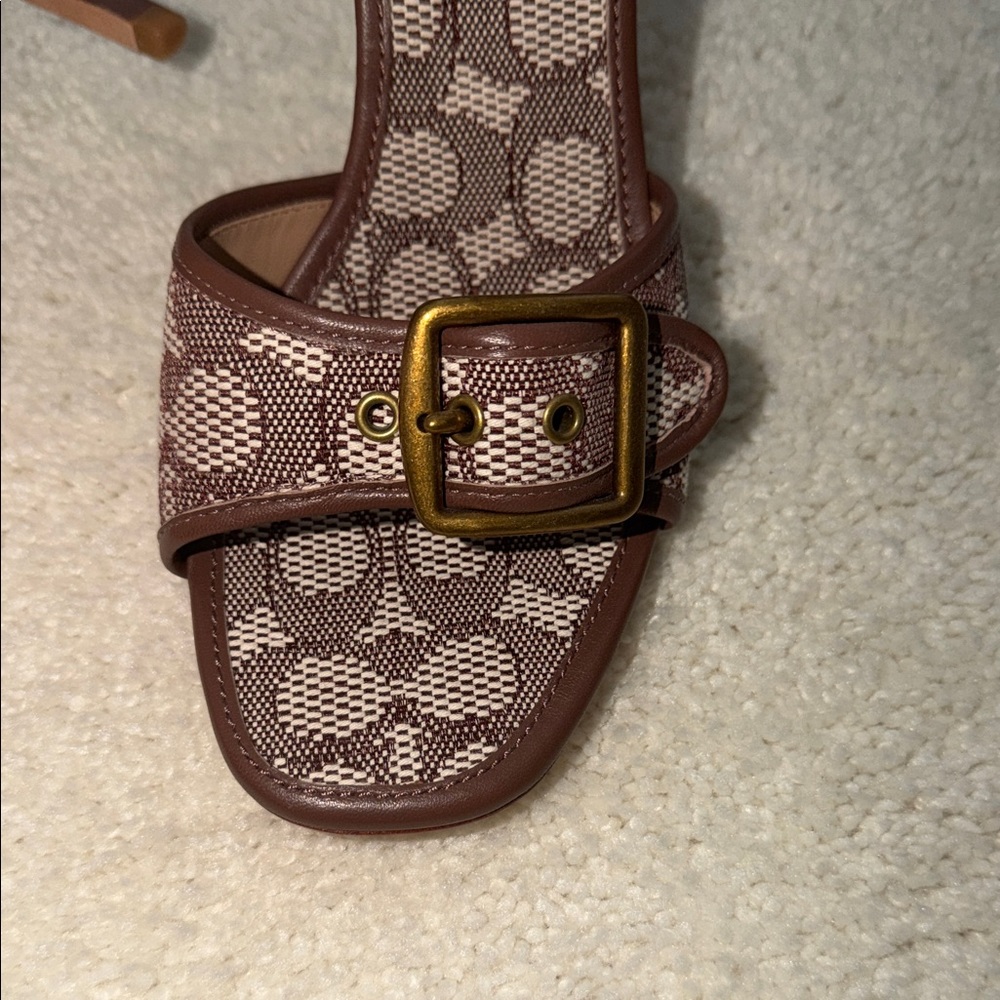 ❗️price is firm❗️Coach Signature Brown and Cream Heels - Picture 6 of 8